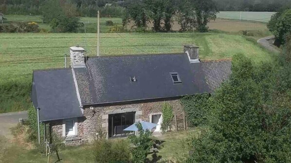 Exterior - Charming stone house - Between land and sea (Gommenec'h)