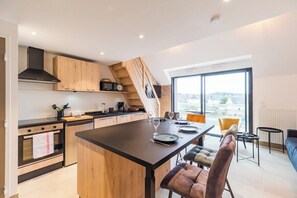 Fridge, microwave, oven, dishwasher