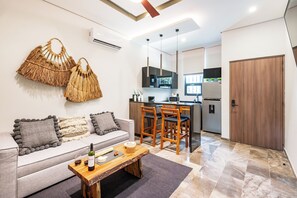 TV - Casa Lucho, Live The Good Life! (Tulum)