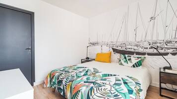 1 bedroom, internet, bed sheets