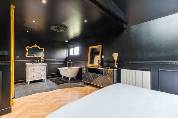 1 bedroom, internet, bed sheets