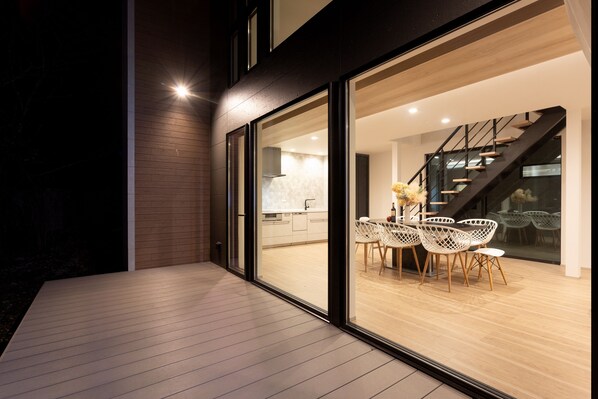 Front of property – evening/night - Hakone Ashinoko Lakeside Resort (Hakone)