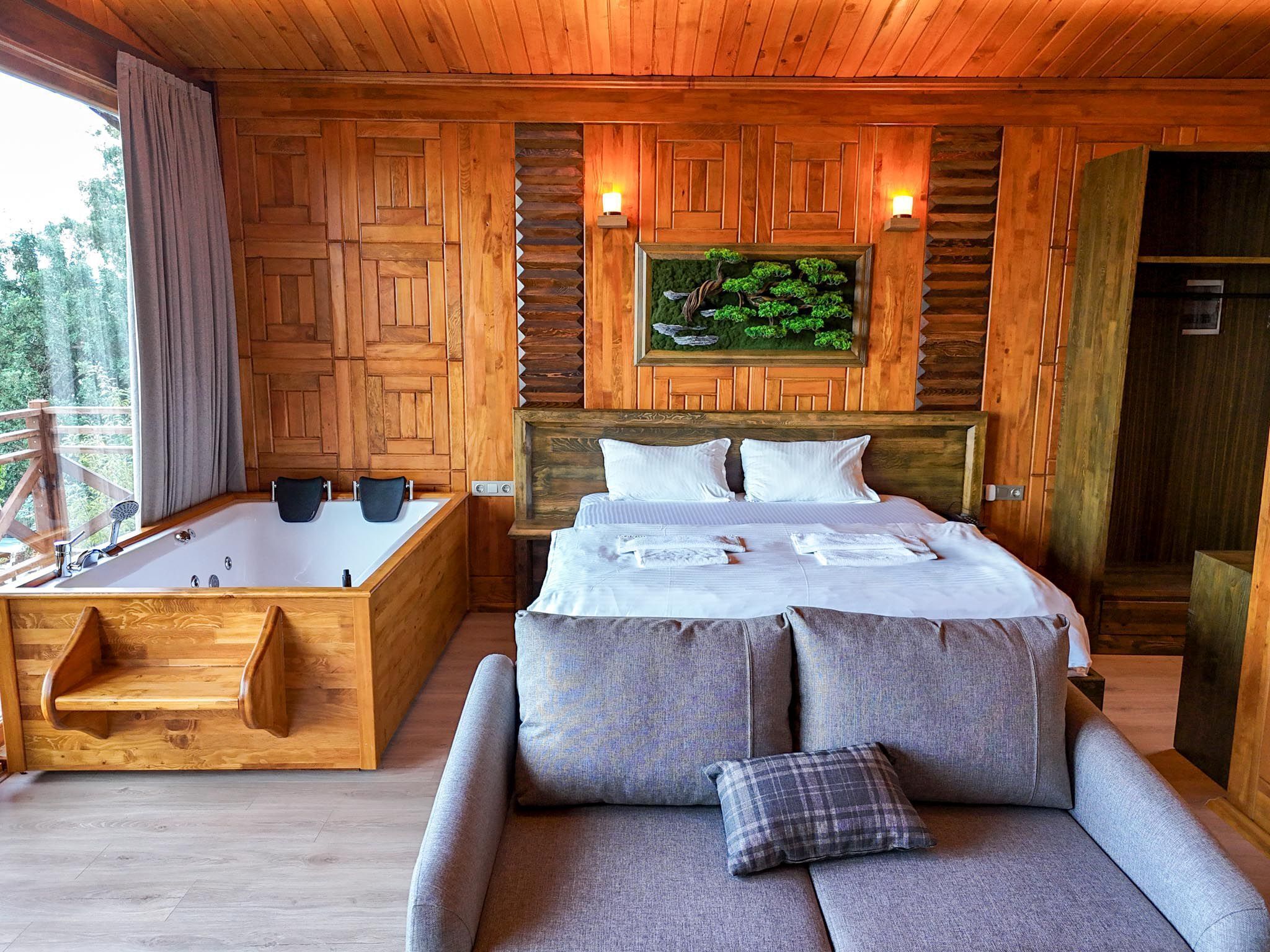 Tree House Romantique, 1 chambre, cheminée, vue lac | Draps en coton égyptien, literie de qualité supérieure, minibar