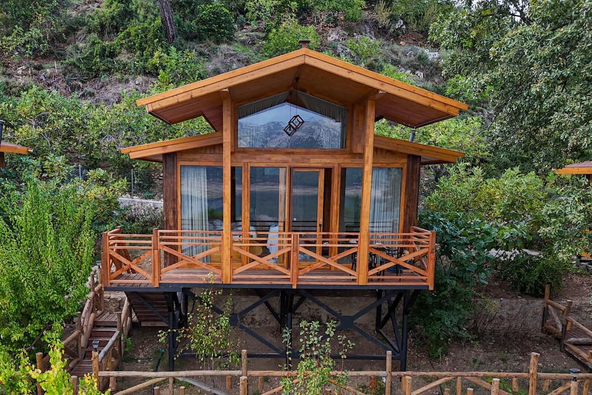 Romantic Tree House, 1 Bedroom, Fireplace, Lake View