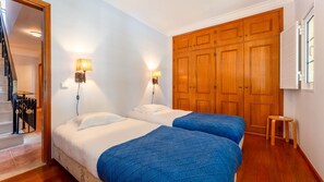 2 habitaciones, tabla de planchar con plancha y wifi gratis 