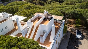 Exterior - 2 BDR House W/Terrace in Praia Verde by LovelyStay (Altura)