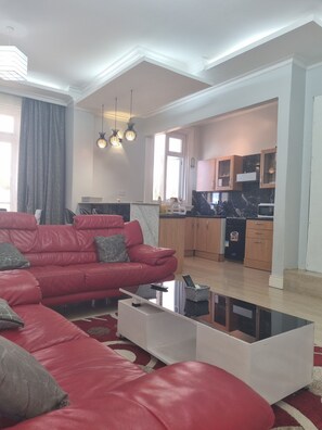 Living area - Remarkable 2-bed Apartment in Dar es Salaam (Dar es Salaam)