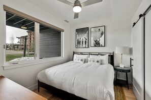 3 bedrooms, Internet, bed sheets