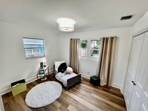 3 quartos, ferros/tábuas de passar roupa, Wi-Fi, roupa de cama