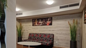 Gambar tidak terklasifikasi, 3 dari 50, tombol