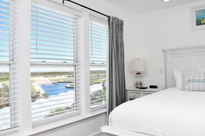 2 室のベッドルーム、アイロン / アイロン台、WiFi (無料)、ベッドシーツ