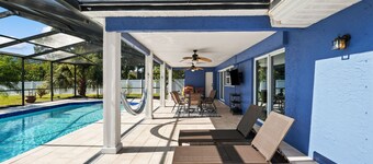 Beautifully Remodeled Apollo Beach Pool Paradise! Sleeps 7!
