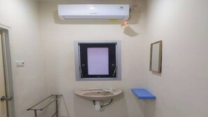 ห้องสแตนดาร์ดดับเบิล | ห้องน้ำ