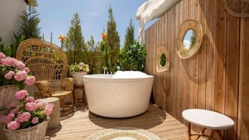 Pearl Room with Jacuzzi | Free WiFi