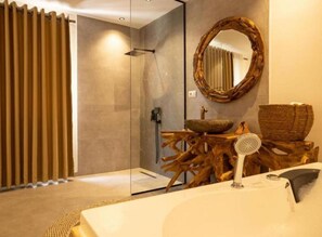 Boho Room with Jacuzzi | Kostenloses WLAN