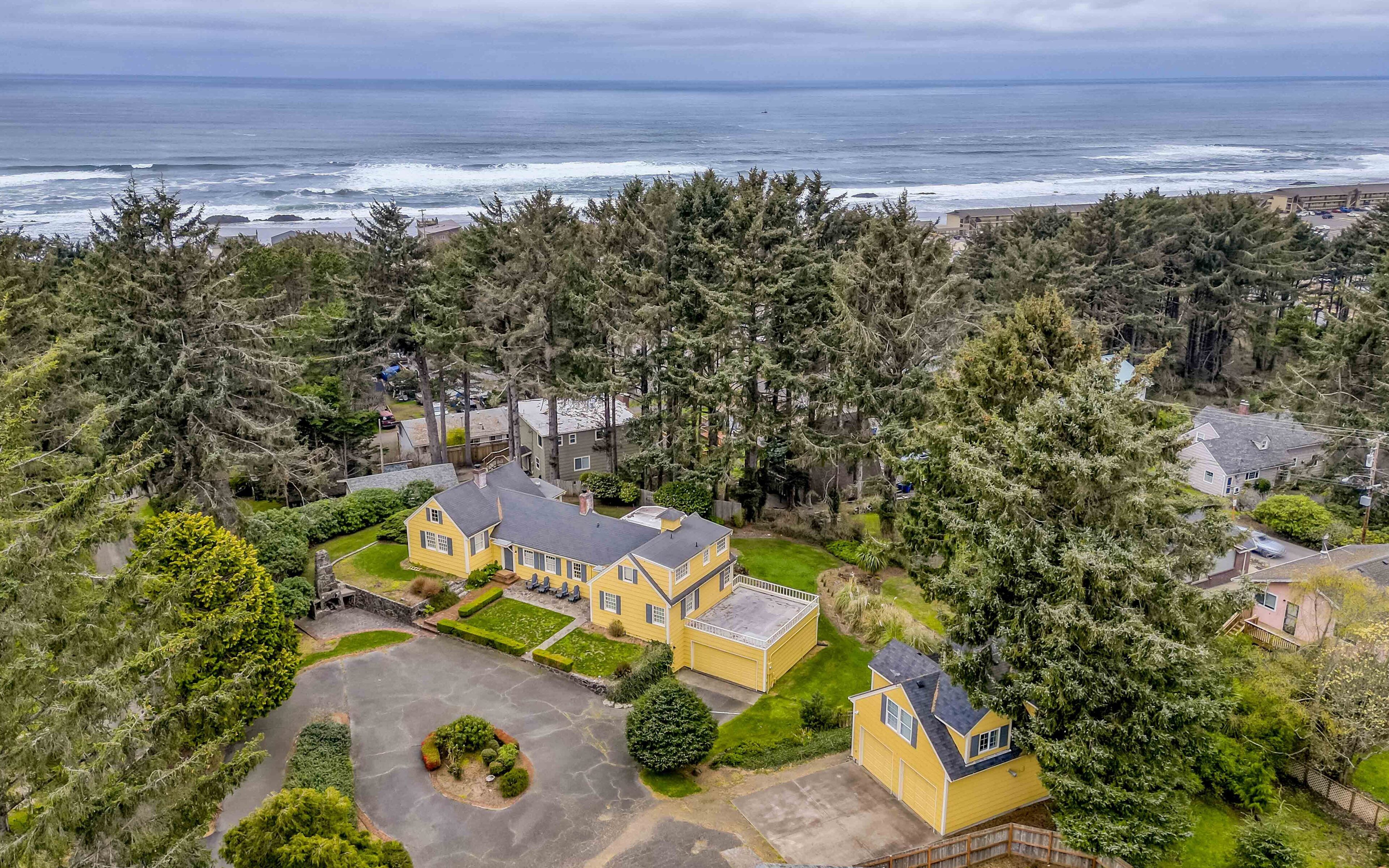 Oceanview Estate: Carriage House, Hot Tub, Game Room, Near Casino!