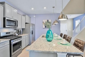 Classic Room | Shared kitchen | Full-sized fridge, microwave, oven, dishwasher