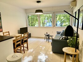 Apartment | Living area | TV