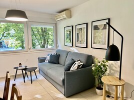 Apartment | Living area | TV