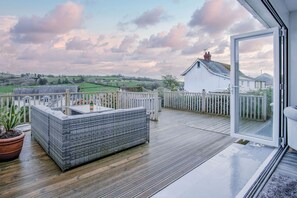 Exterior - Pencw Garden View - 3 Bed Apartment - Saundersfoot (Saundersfoot)