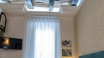Camera doppia o matrimoniale con vista sulla citta, Cerere | Biancheria da letto ipoallergenica, copriletto in piuma