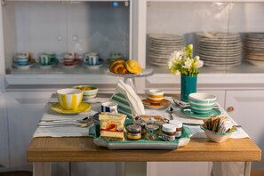 Breakfast meal - B&B Boutique Epoca (Salerno)