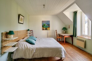 2 室のベッドルーム、WiFi (無料)