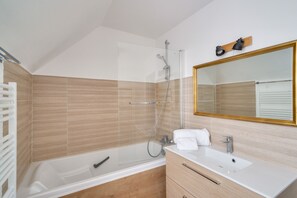 Hair dryer - 700m from the beach, charming house for 6 (Penmarch)