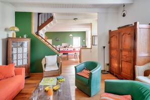 TV - 700m from the beach, charming house for 6 (Penmarch)