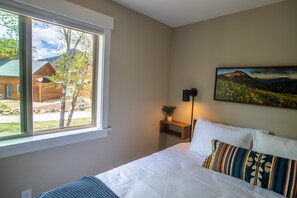 2 bedrooms, iron/ironing board, travel crib, free WiFi