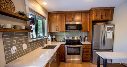 On the River, Downtown Estes Park, Close to RMNP entrance