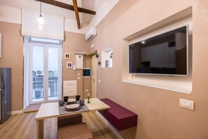 Dining - Toledo Warm Renovated Studio (Naples)