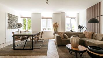 Televisión, oficina