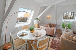 Dining - Jose’s city center apartment, room in roosendaal. Located close to all city attractions, this Bed en Koffie property combines the comforts of home with modern amenities for a memorable stay. (Roosendaal)