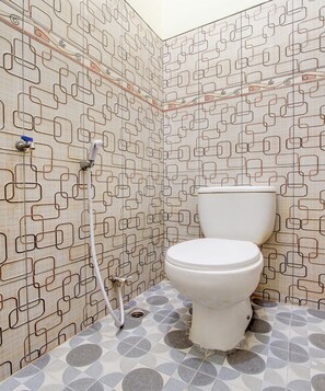 Triple Room | Bathroom | Shower, towels, soap