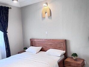 2 bedrooms, WiFi, bed sheets - Two-Bedroom Apartment 2 - Akhard Haus
(Buea)