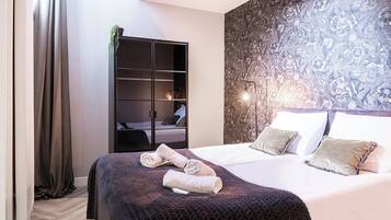 1 habitación, tabla de planchar con plancha, wifi gratis y ropa de cama