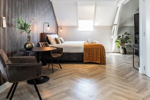 1 habitación, tabla de planchar con plancha, wifi gratis y ropa de cama 