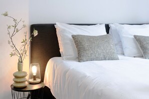 1 bedroom, free WiFi, bed sheets - Contemporary studio featuring a private kitchen, bathroom, and two balconies (Tilburg)