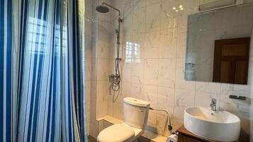 Shower, towels, soap, shampoo