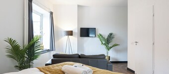 Modern space studio apartments near Hotel Central, ideal for lovers of refinement.