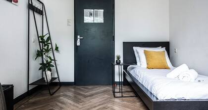 Unwind in a contemporary, newly renovated single room, conveniently located in central Tilburg