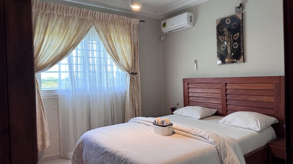 2 Schlafzimmer, Bügeleisen/Bügelbrett, kostenloses WLAN, Bettwäsche