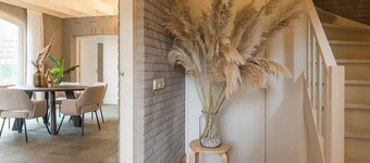 Spacious countryside stay near Boxtel with lake views, free parking and fast Wi-Fi. Quiet, comfortable and perfect for a relaxing getaway.