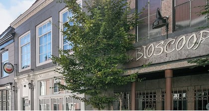 The spacious living area and three bedrooms provide ample space for your group.