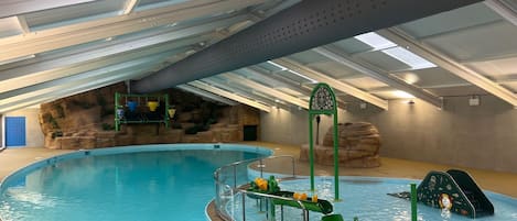 Piscine intérieure