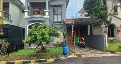 Hotel O Salma Homestay Syariah Near alun alun kota purwokerto