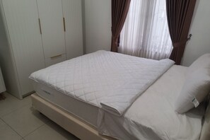 Standard Double Room | Free WiFi, bed sheets - Hotel O Salma Homestay Syariah Near alun alun kota purwokerto (Purwokerto)