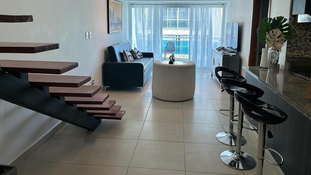 Apartemen | Area keluarga | TV