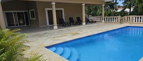 Alberca al aire libre